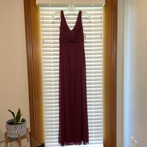 NWT David’s Bridal size 2 Long Mesh w Cowl formal or bridesmaid dress in wine